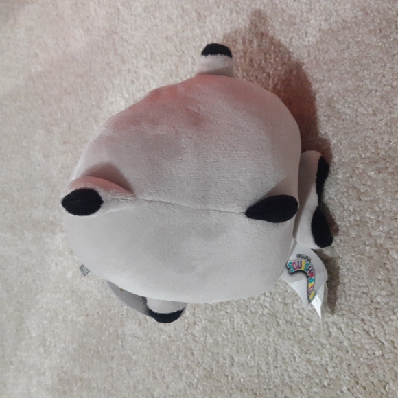 Squishmallow 5' Gordon the shark - Picture 2 of 3